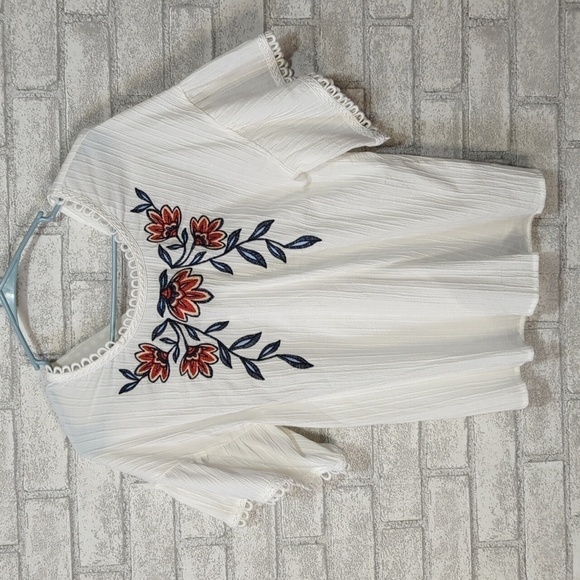 Moon River White Cotton Blouse Americana Embroidered Twist Back Size Small - Picture 1 of 5